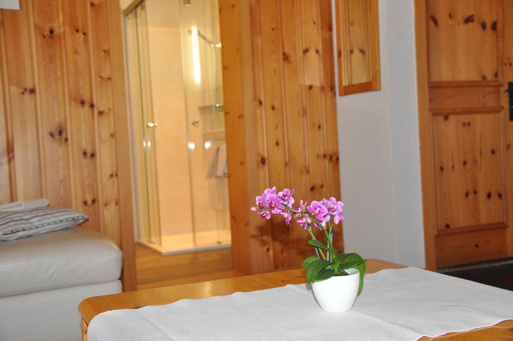 Ferienwohnungen Chalet Hohturnen Гринделвалд Екстериор снимка